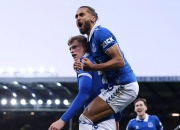 爱游戏官方入口-埃弗顿主场失利，球队士气受挫