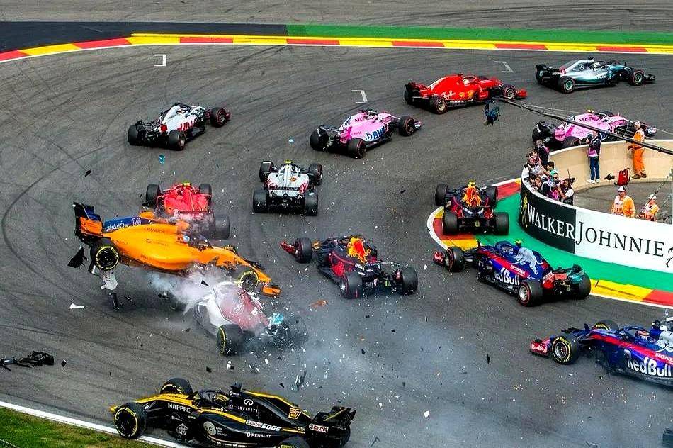 红牛车队绝杀哈斯车队，阿隆索统治全场