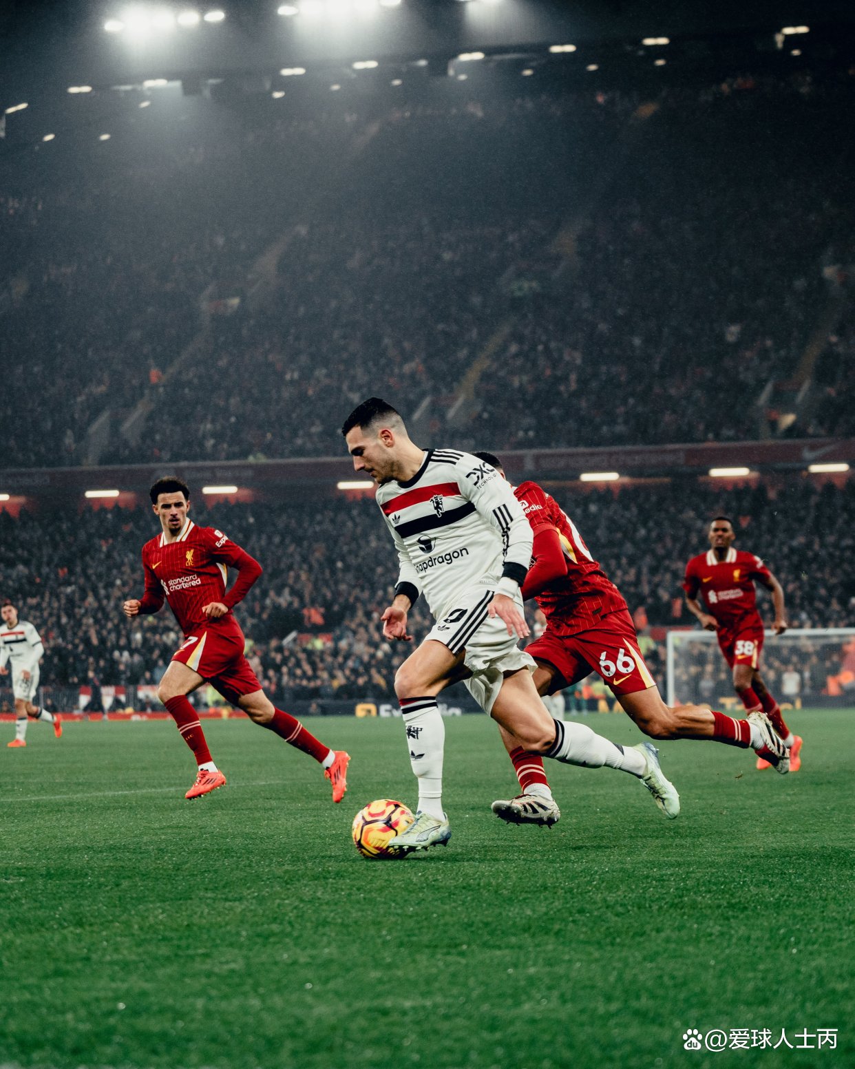 利物浦爆冷曼联,萨内高光表现 利物浦爆冷曼联,萨内高光表现