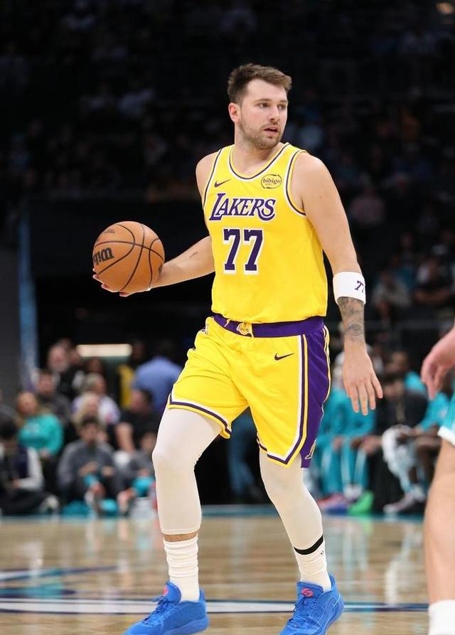 黄蜂轻取热火，东契奇送出助攻