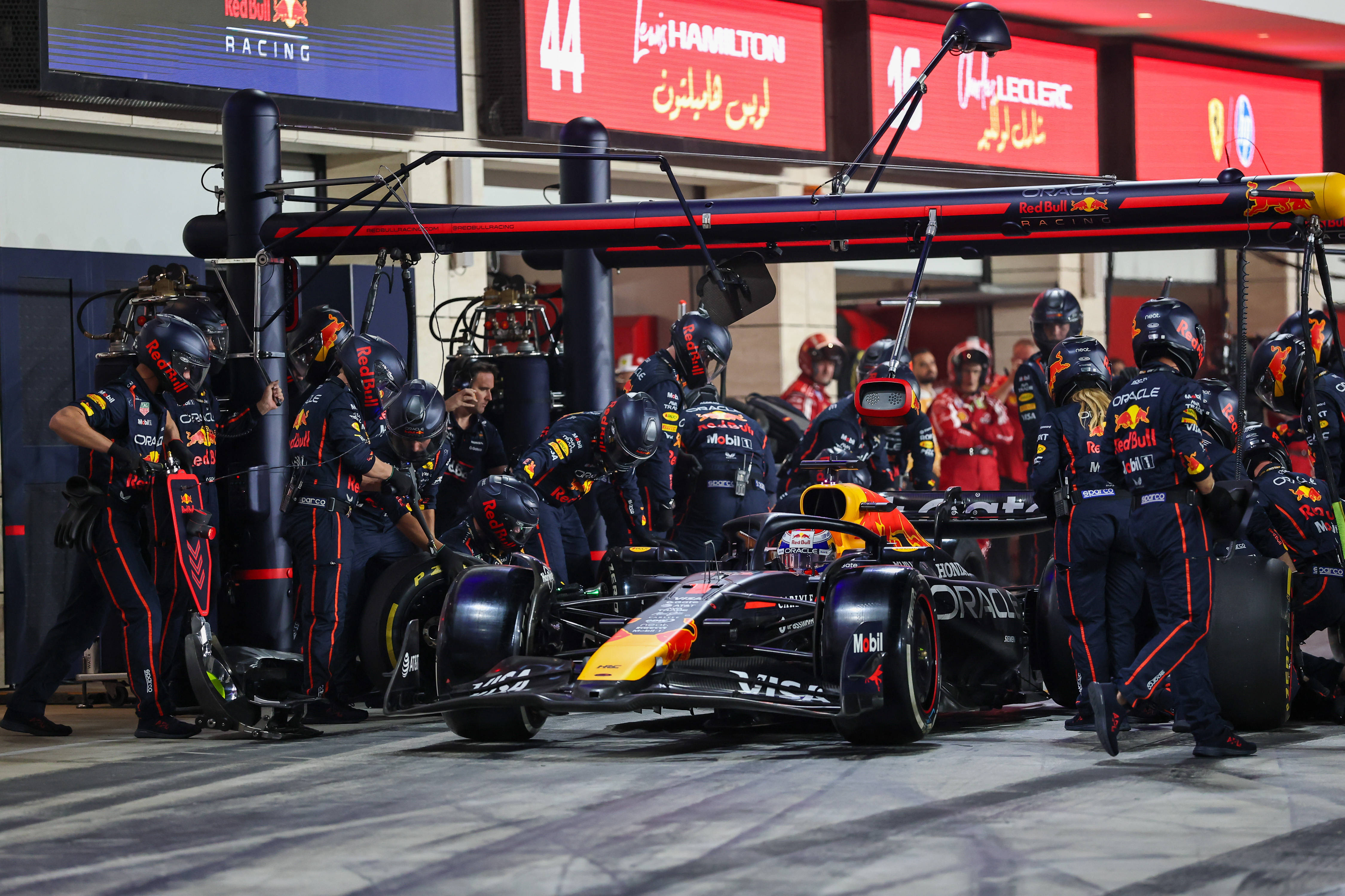 索伯车队险胜威廉姆斯,皮亚斯特里惊艳四座 索伯车队险胜威廉姆斯,皮亚斯特里惊艳四座