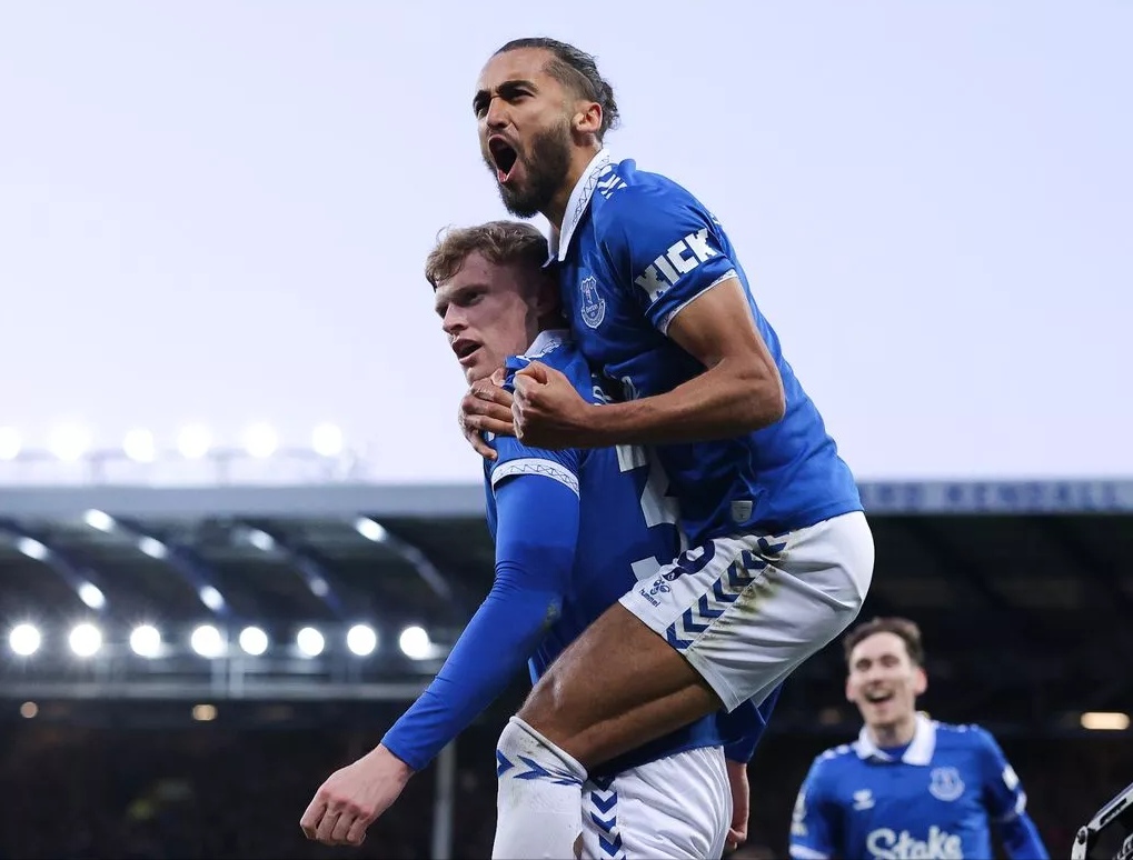 埃弗顿主场失利，球队士气受挫