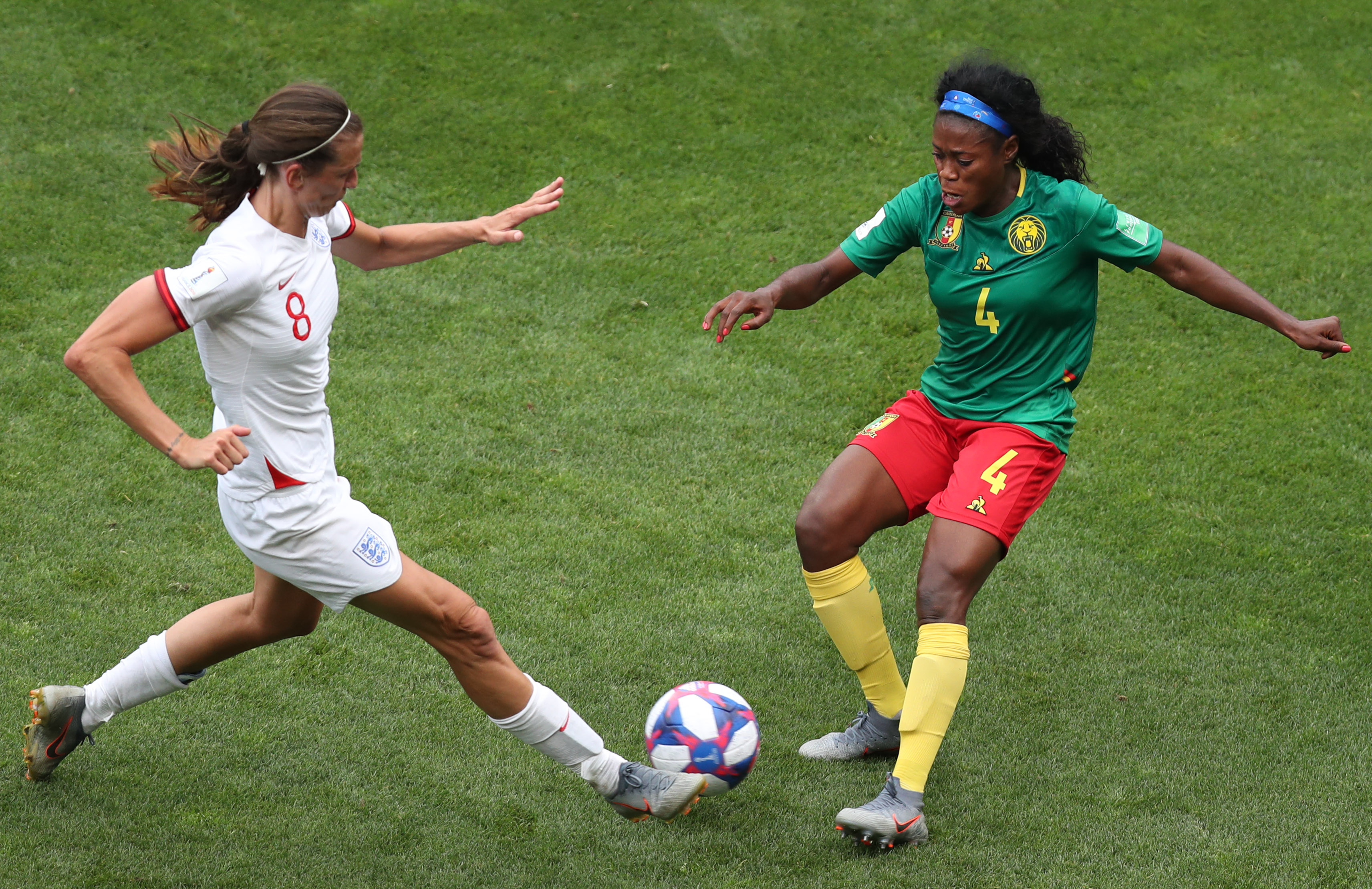 世界各国选手在激烈比拼中展现出色技艺