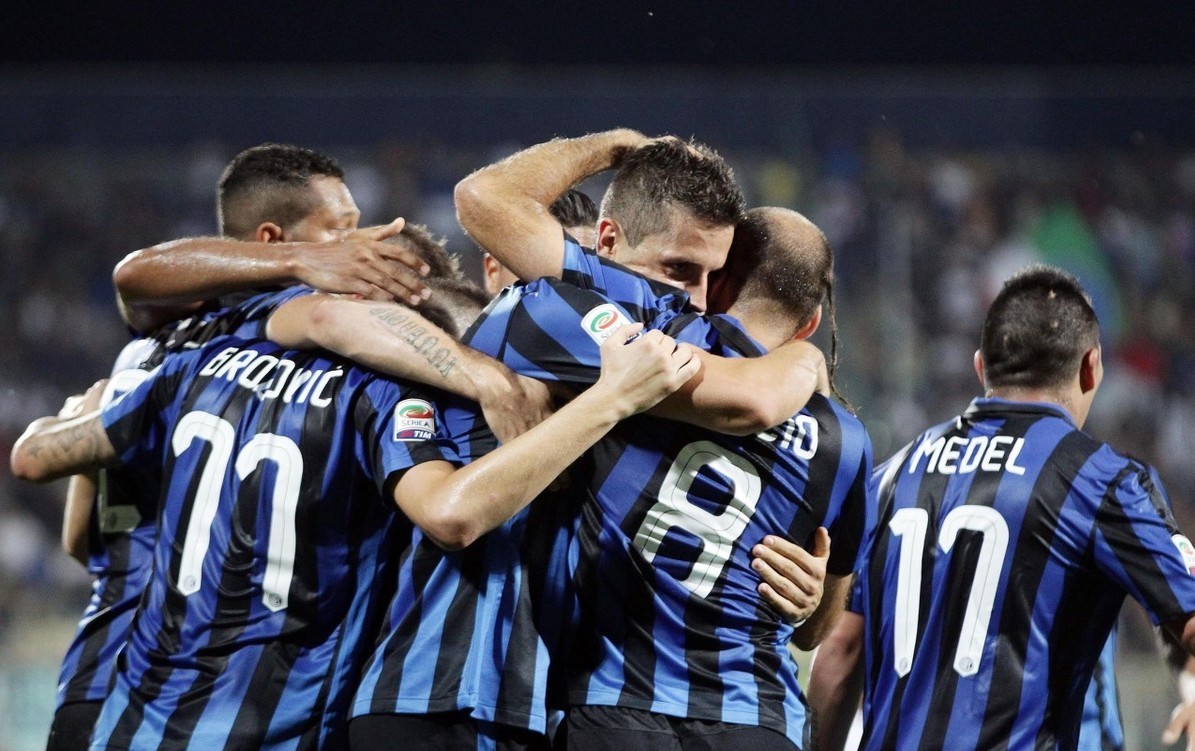 巴塞主场-迎强敌队长化身助攻人美中不足被吊打