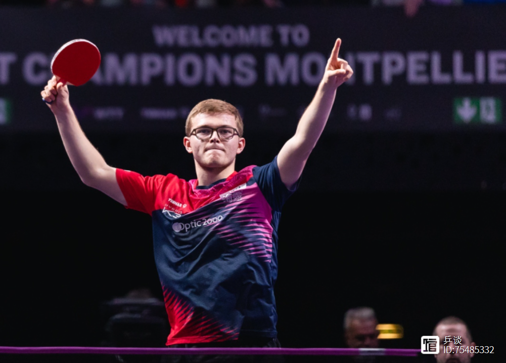 法国选手奋力拼搏赢得观众喝彩