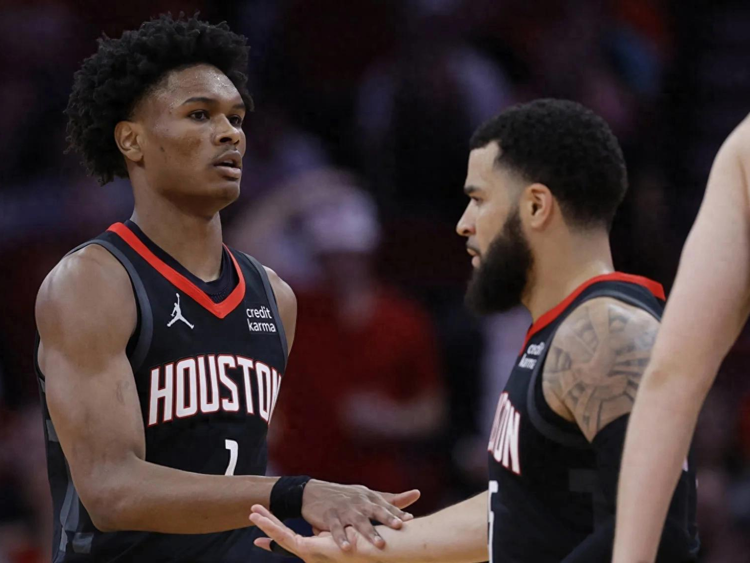 灰熊客场击败黄蜂，终结对手两连败