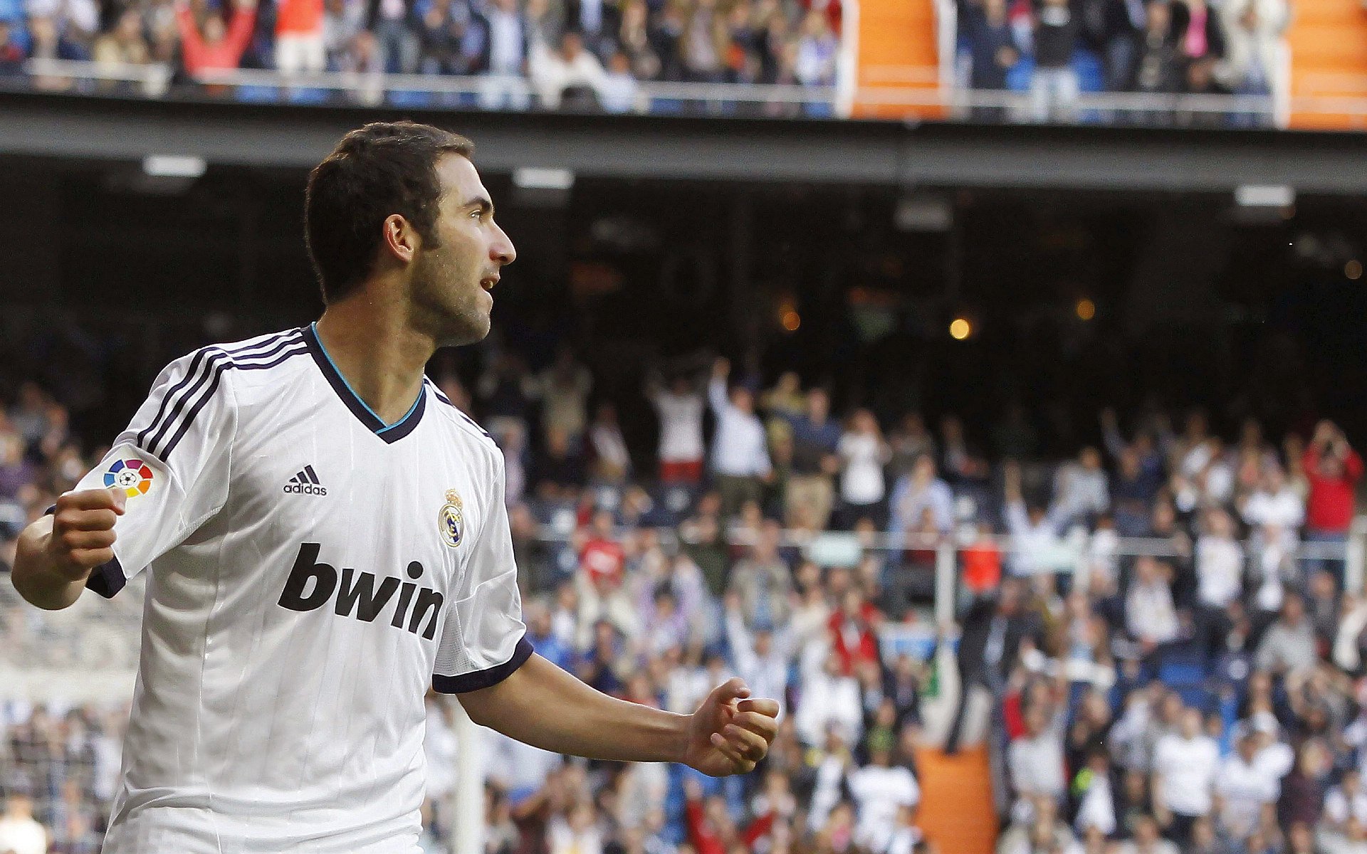 赛道上的星辰，欧文在F1街道赛之夜的统治级数据