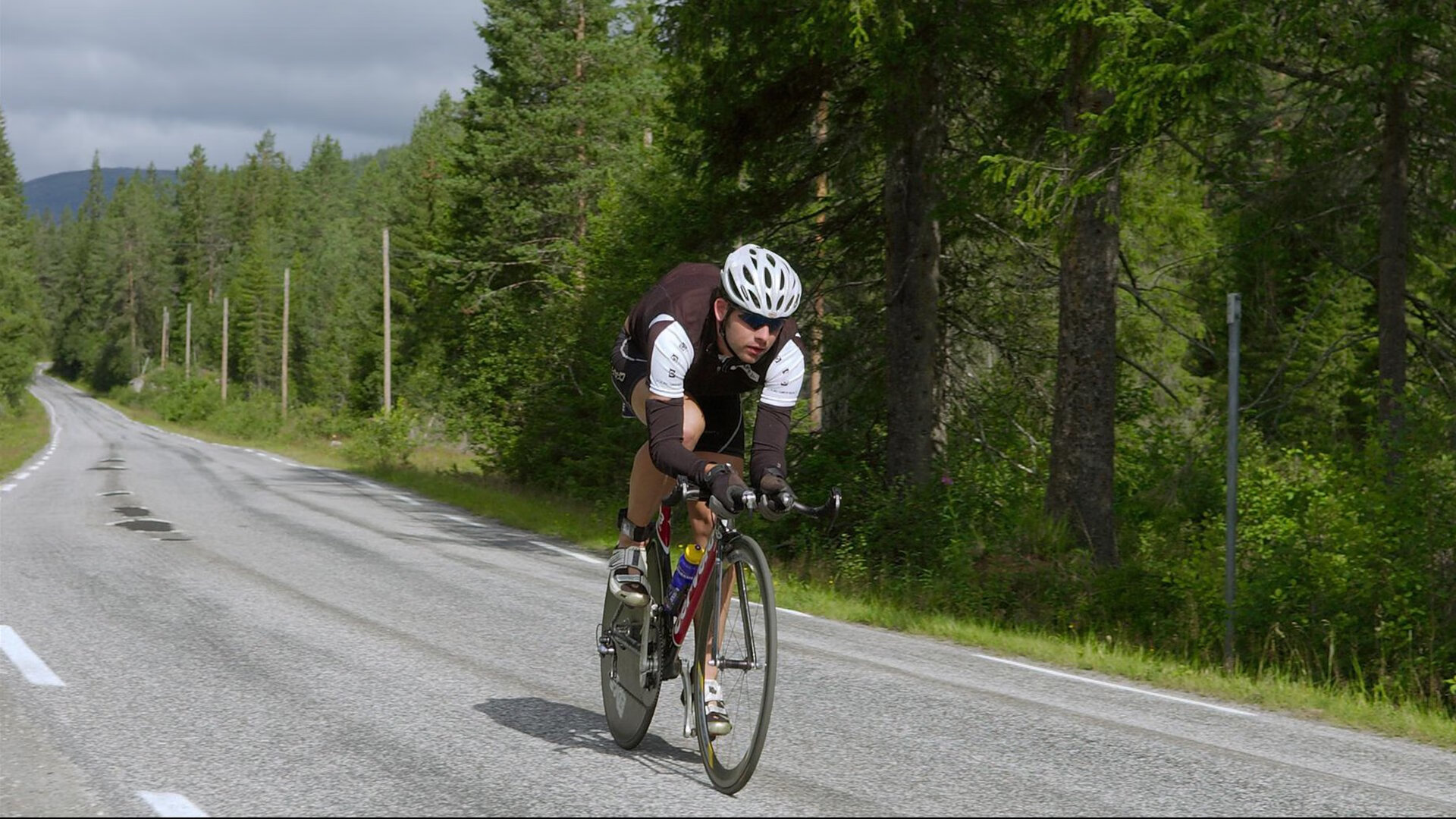 卡瓦哈尔一锤定音，瑞士险胜挪威书写欧洲杯新章