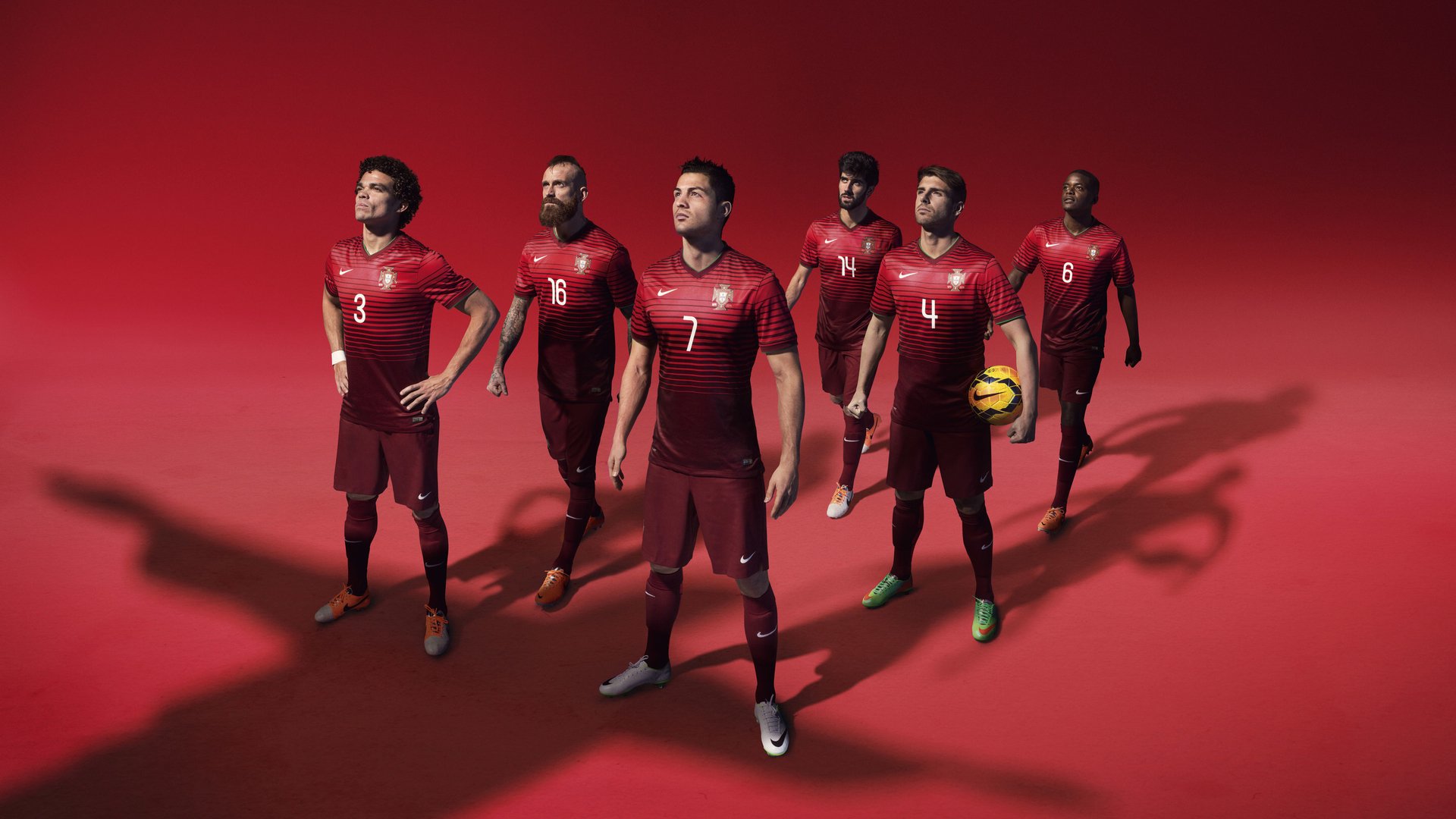 绿茵场外的全球回响，西甲德比焦点战折射墨西哥压制塞内加尔的足球哲学